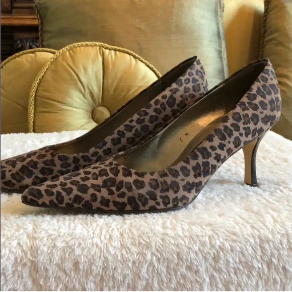 Etienne Aigner Leopard Heels - Picture 2 of 7